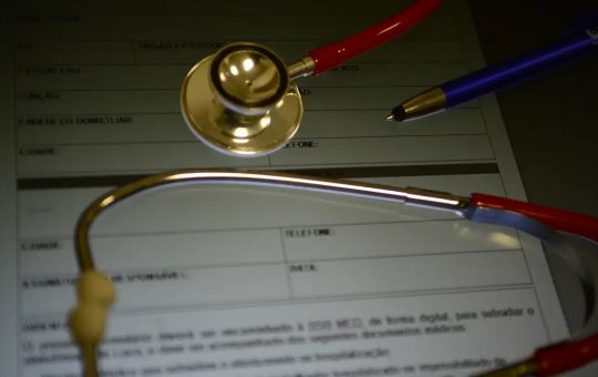 Reclamações contra planos de saúde cresceram quase 50% em 2023