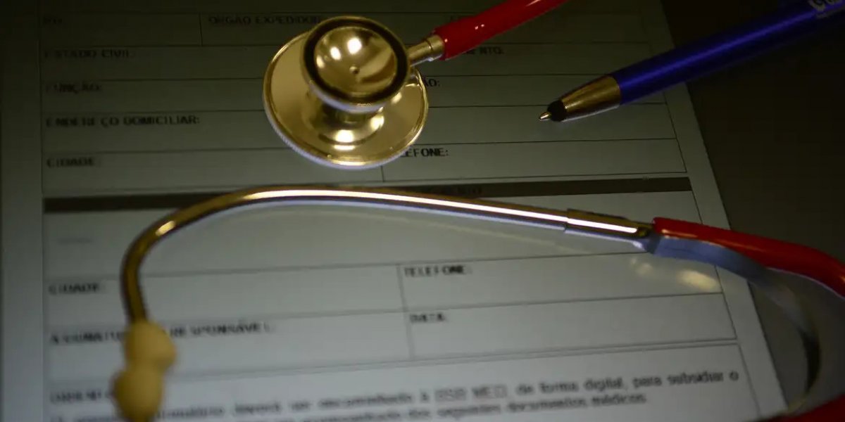 Reclamações contra planos de saúde cresceram quase 50% em 2023