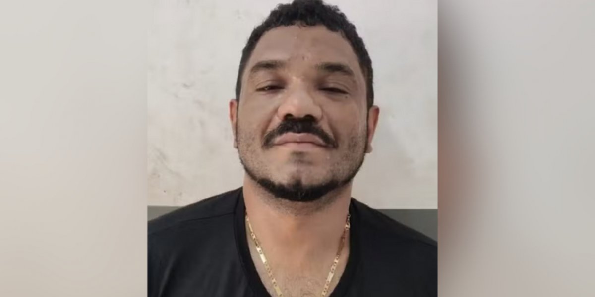 Homem é preso após tentar sacar dinheiro com documento falso