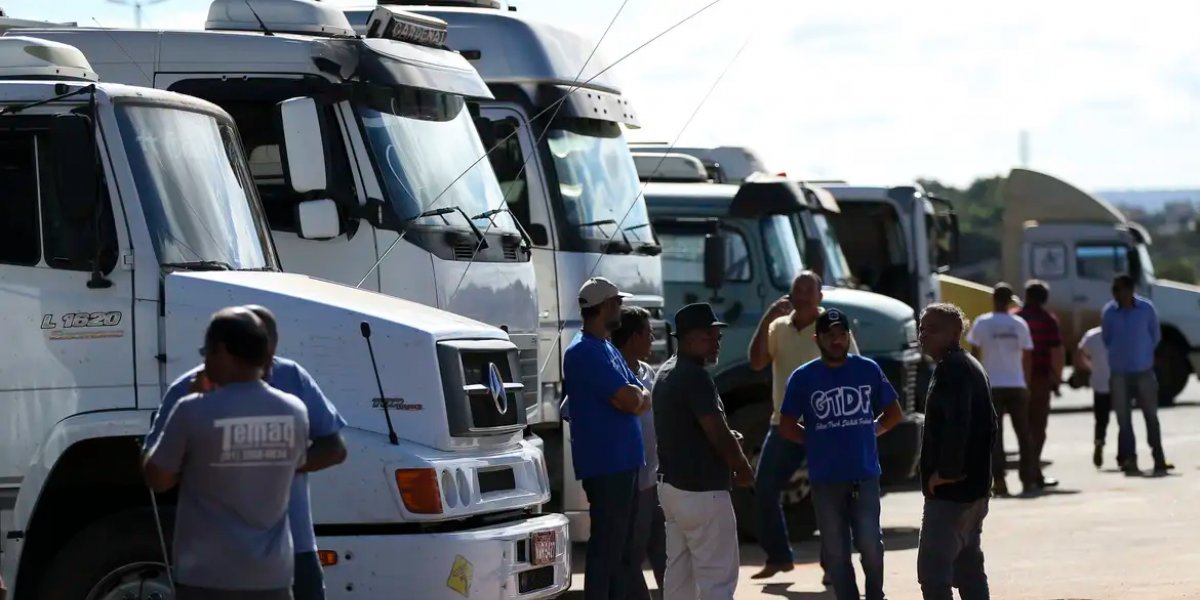 PRF inicia fiscalização educativa sobre exame toxicológico