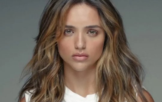 Hacker invade Instagram de Rafa Kalimann e vaza foto íntima da apresentadora