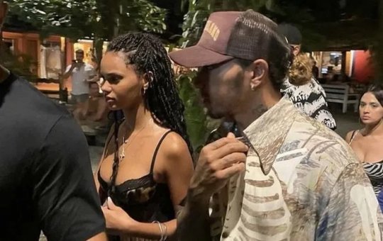 Piloto Lewis Hamilton desembarca na Bahia para aproveitar o Réveillon