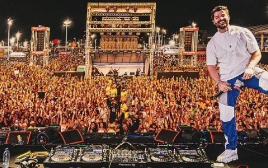 Drone filmando show de Alok cai durante apresentação e causa confusão na plateia