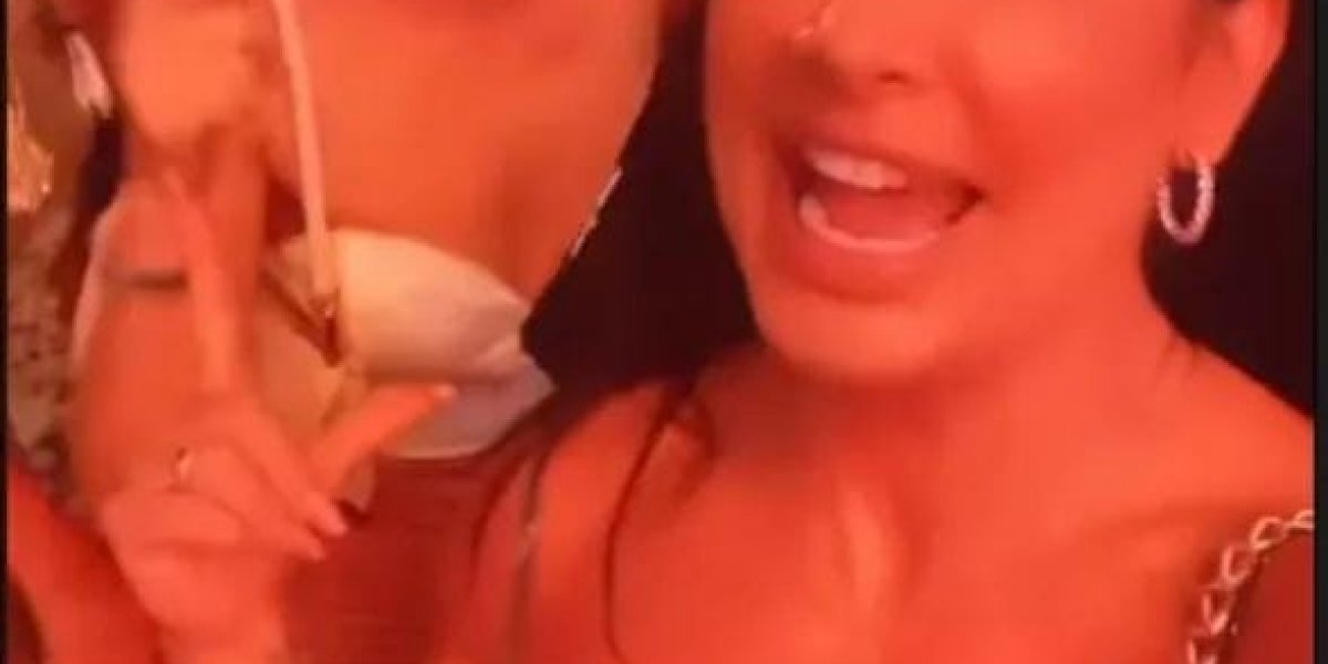 Sheila Carvalho desce de camarote do Virada Salvador para curtir show de perto