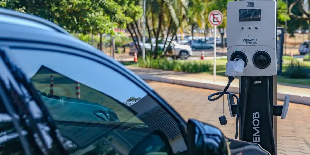 Carros elétricos que estourarem cotas de importação pagarão tarifas