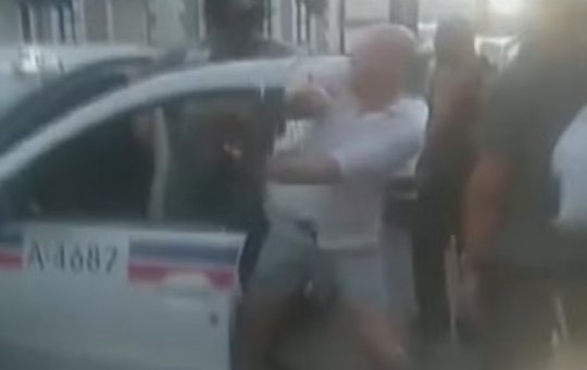 Turista Norte-americana alega que foi agredida por motorista de taxi