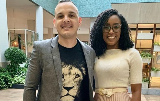 Marido de cantora gospel morre semanas depois de escapar de acidente