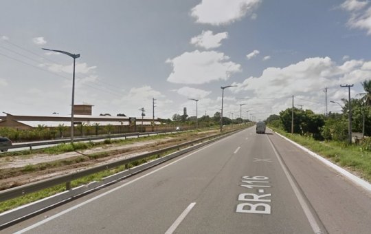 Van escolar com crianças capota em rodovia de Vitória da Conquista