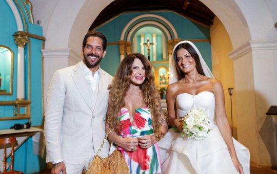 Felipe Pezzoni, vocalista da Banda Eva, se casa em Trancoso