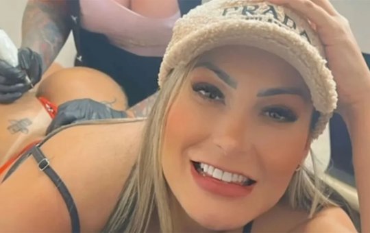 Andressa Urach choca a web ao mostrar corpo coberto por tatuagens