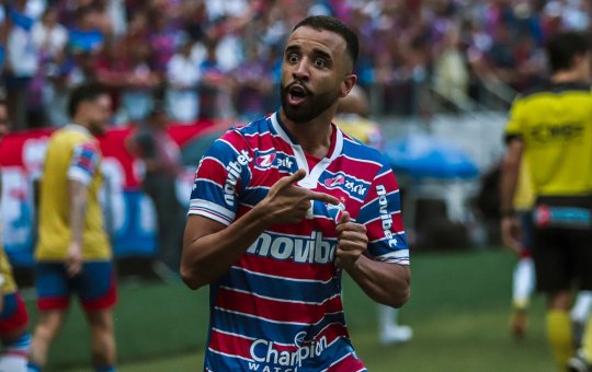 Bahia se aproxima de acordo com meio-campista do Fortaleza