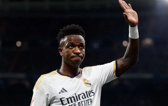 Técnico do Real Madrid elogia rápida recuperação de Vinicius Jr