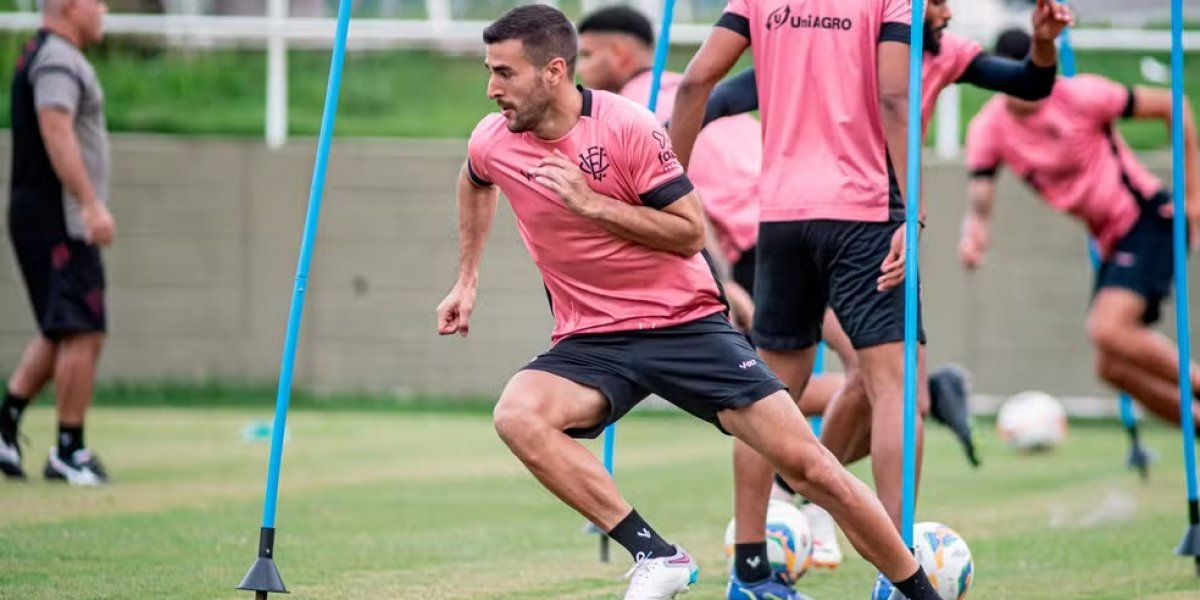 Já no Barradão, Raul Cáceres inicia a pré-temporada com o Vitória 