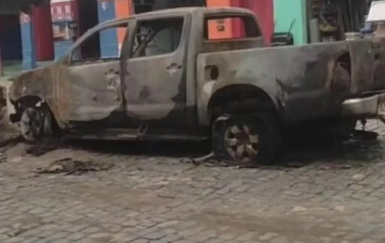 Carro de pré-candidata à prefeitura de cidade na Bahia é incendiado