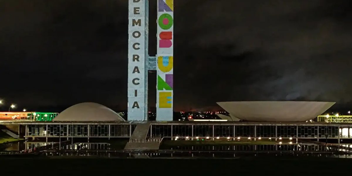 Atos pró-democracia marcam um ano de ações golpistas de 8 de janeiro