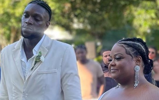 Em cêrimonia discreta, MC Carol casa com ator pornô gay Cosme Santiago