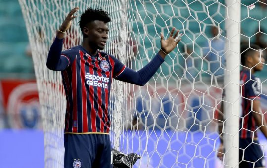 Bahia empresta lateral para o Lens, da França