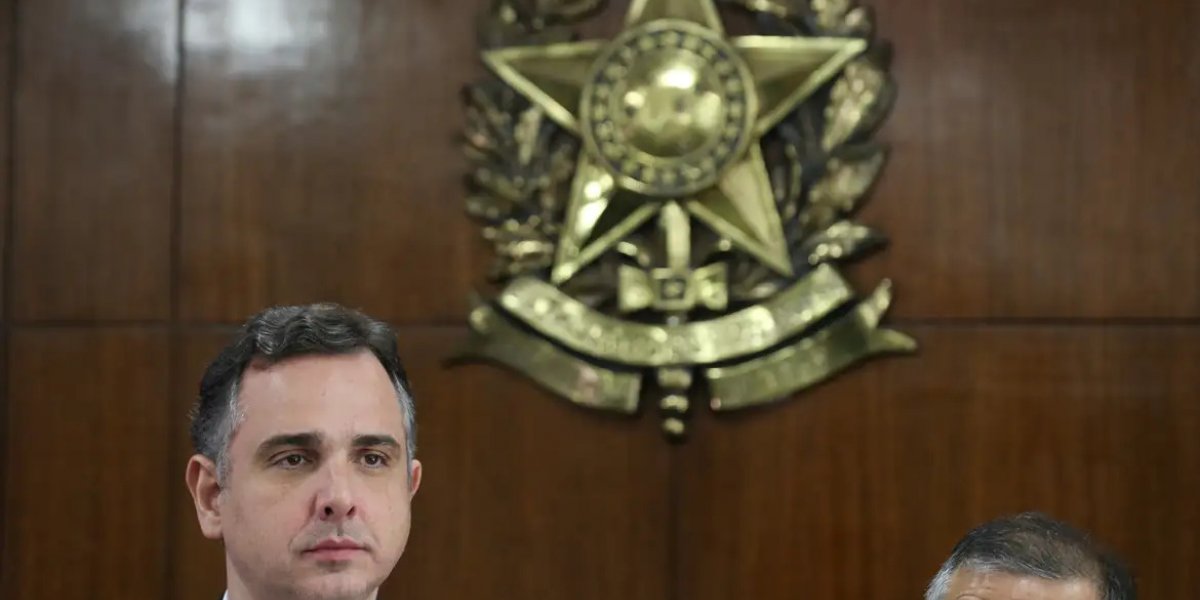 Poderes estão vigilantes contra "traidores da pátria", diz Pacheco