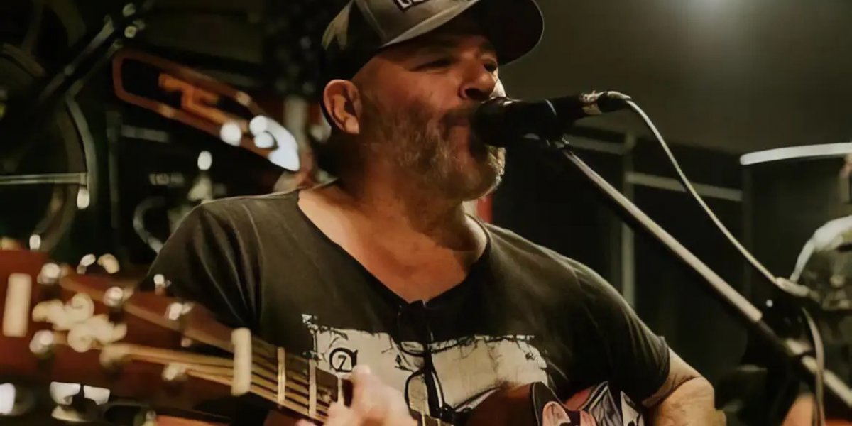 Após quatro meses internado, Mingau, do Ultraje a Rigor, tem alta hospitalar