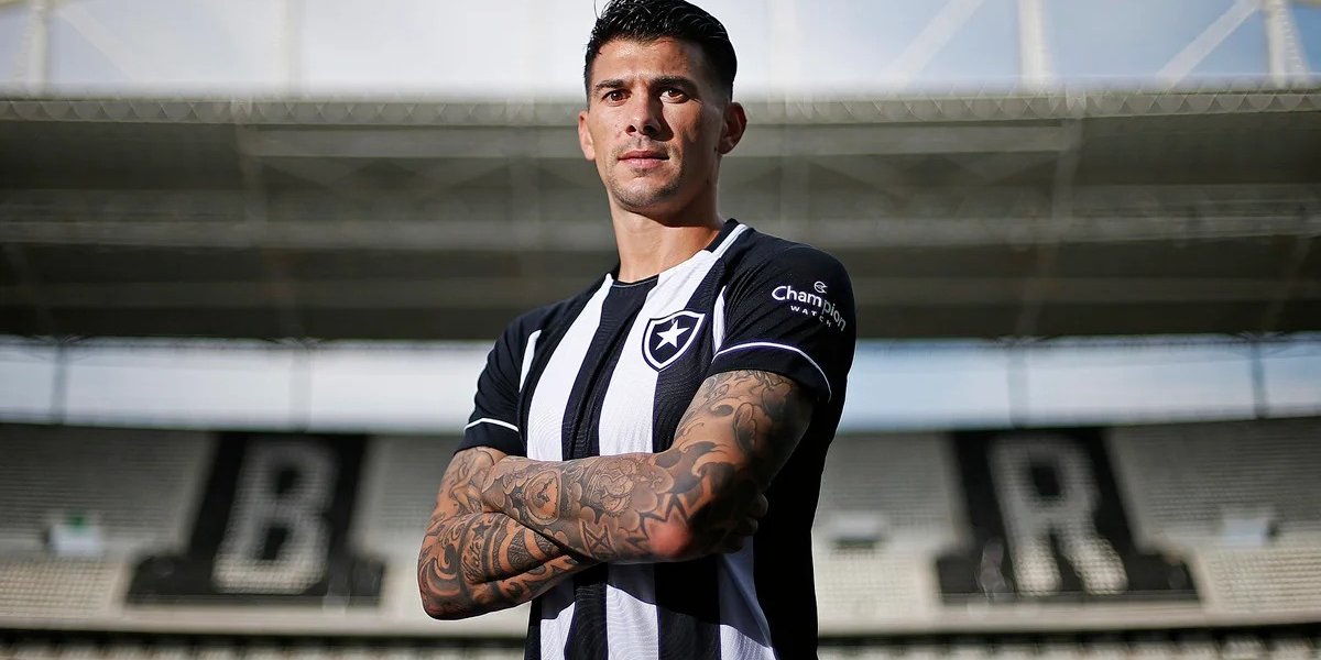 Bahia fica próximo de acerto com zagueiro do Botafogo