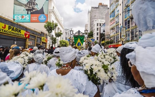 Lavagem do Bonfim reúne multidão em celebração aos 270 anos da basílica