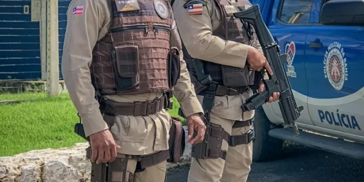 Polícia prende dois suspeitos e recupera celular na Avenida Contorno