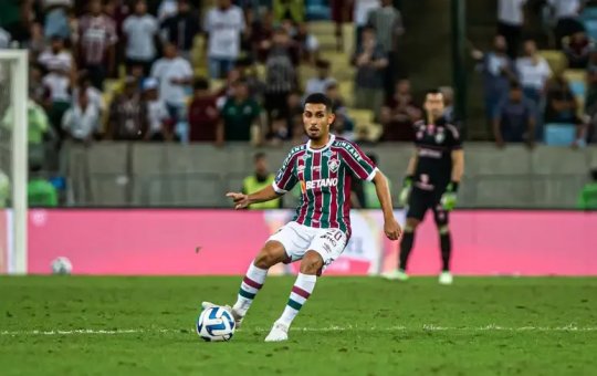 Vitória encaminha acordo com meia Daniel, ex-Bahia