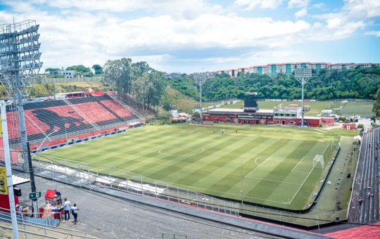 Com o gramado do Barradão em reforma, Vitória pode jogar no Pituaçu