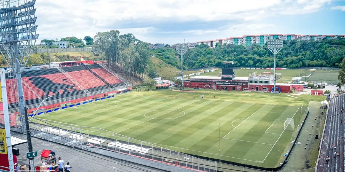 Com o gramado do Barradão em reforma, Vitória pode jogar no Pituaçu