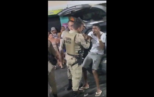 Confusão é iniciada após polícia interromper festa tipo paredão em Cajazeiras X