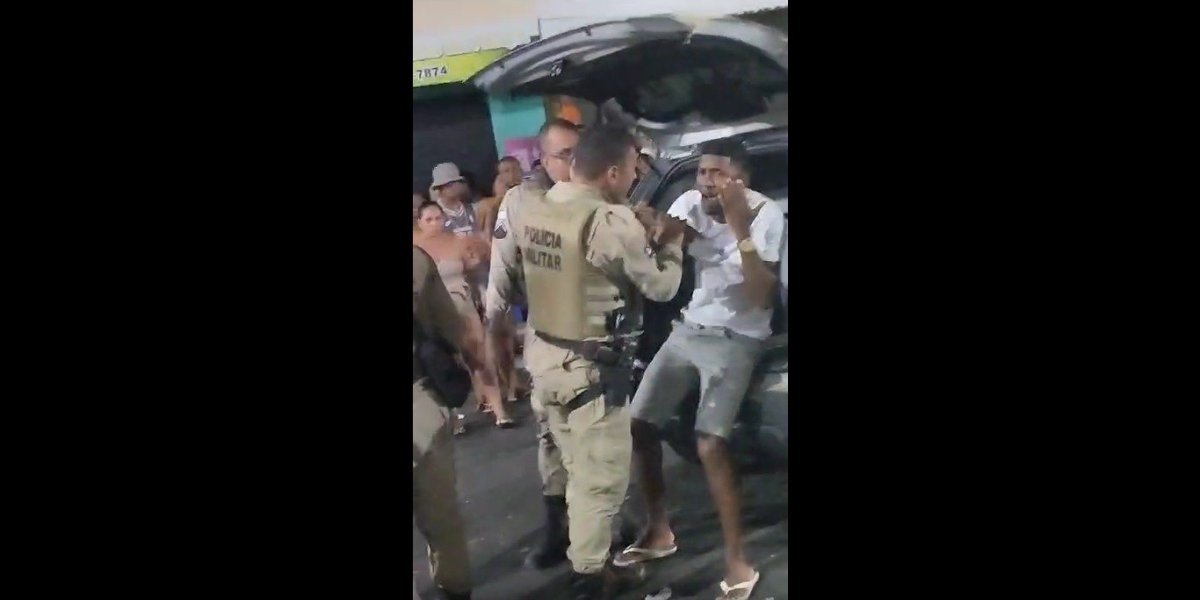 Confusão é iniciada após polícia interromper festa tipo paredão em Cajazeiras X 