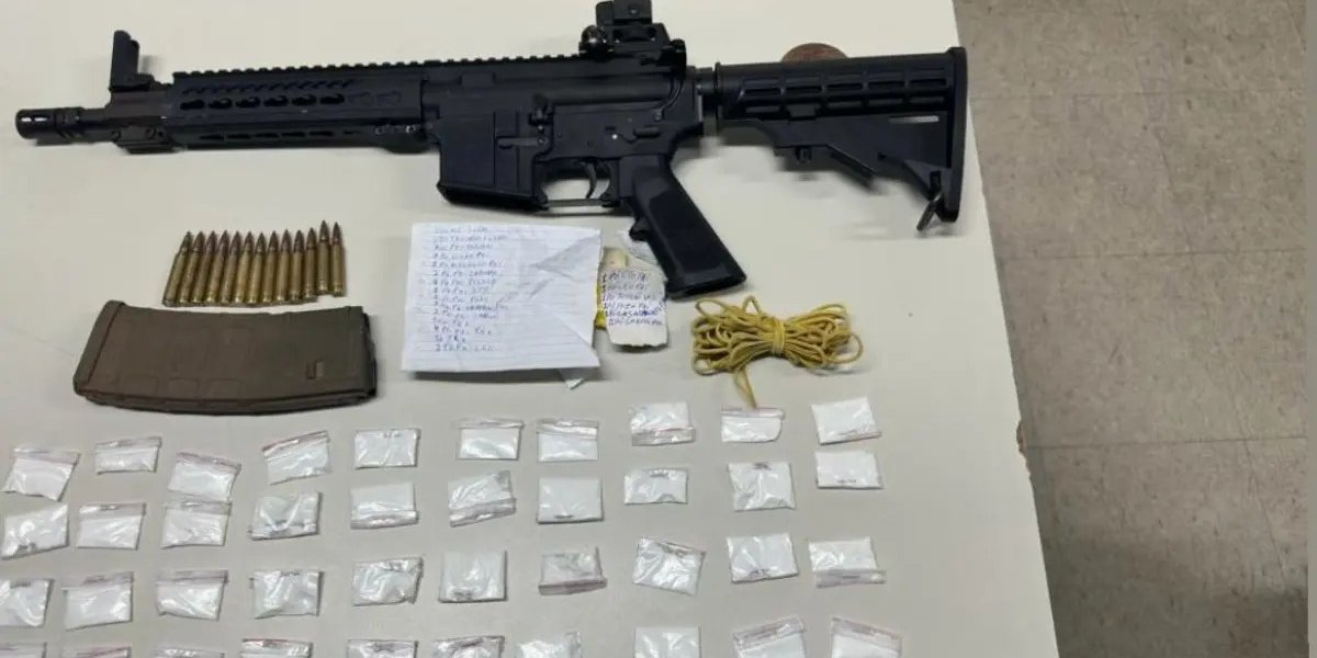 Polícia Militar apreende fuzil, munições e droga em Paripe