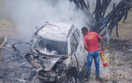 Médica morre carbonizada após grave acidente no norte da Bahia