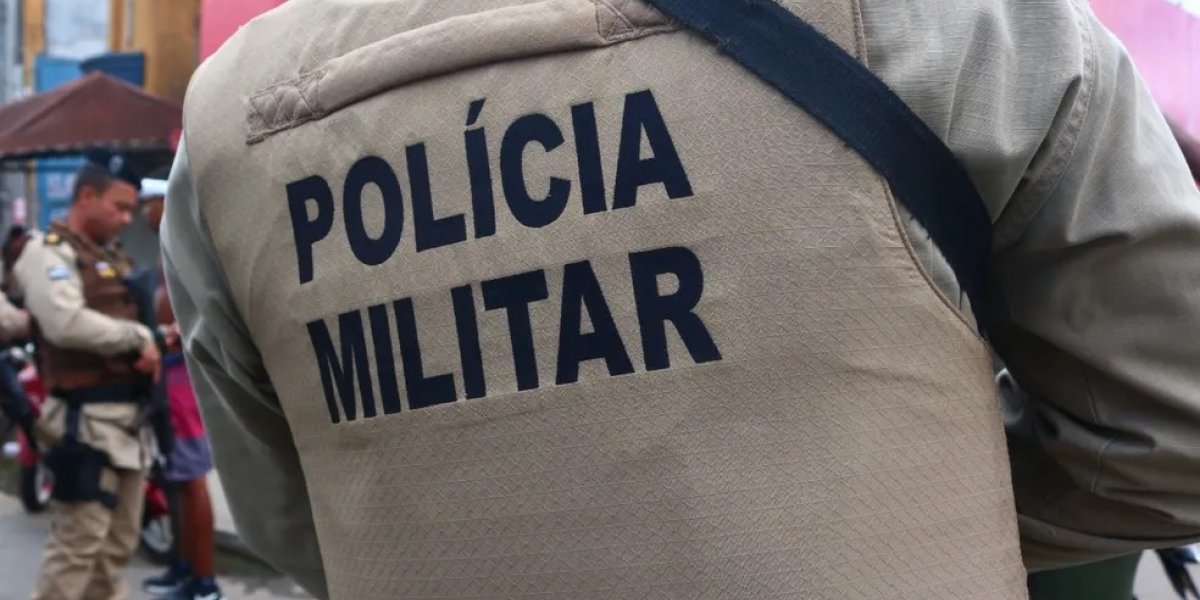 PMs prendem suspeito com arma e drogas no Subúrbio de Salvador