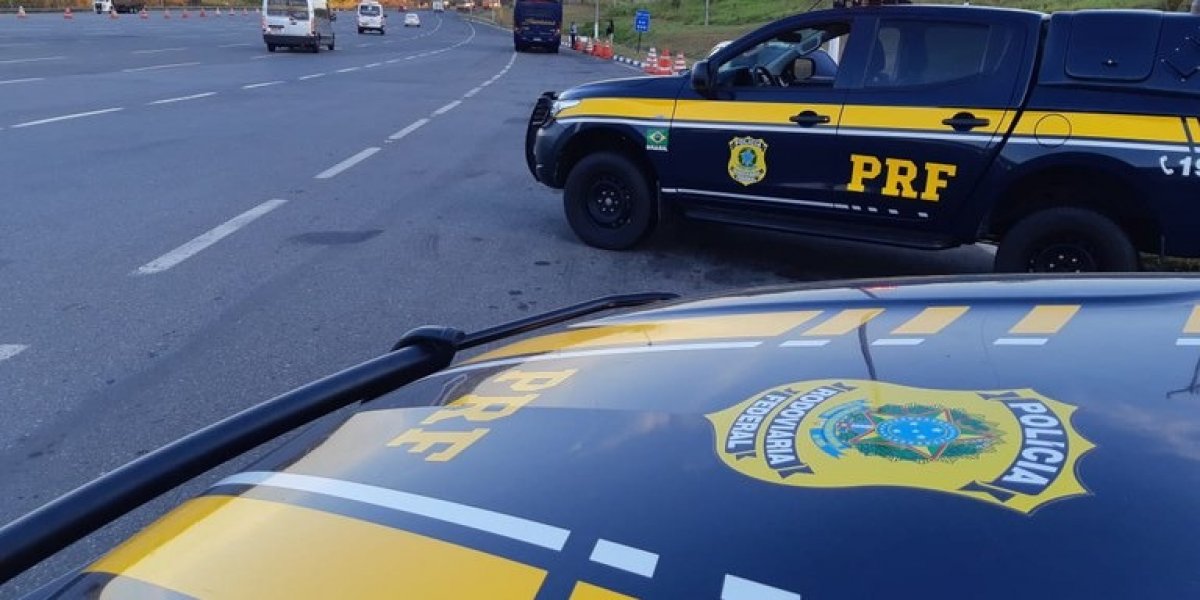 Cinco pessoas da mesma família morrem em acidente entre carro e carreta na BA