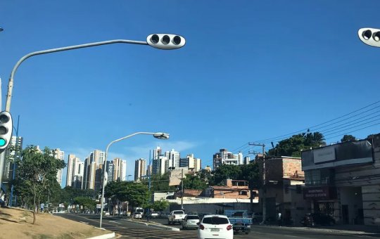 Comerciantes alegam ser obrigados a pagar ‘taxa de segurança’ para traficantes