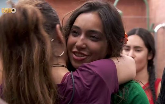 Web reage a desistência de Vanessa Lopes do Big Brother Brasil