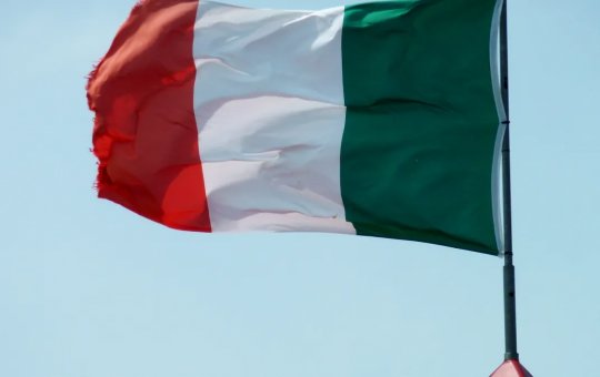 Justiça italiana permite saudações fascistas durante comícios