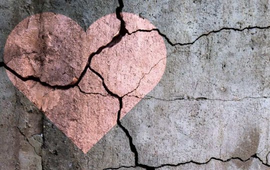 Pesquisa de relacionamento de fora aponta que traição é habito entre amigos
