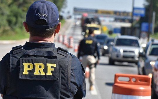 Foragido da Justiça de Goiás por estupro é preso em ônibus em Barreiras