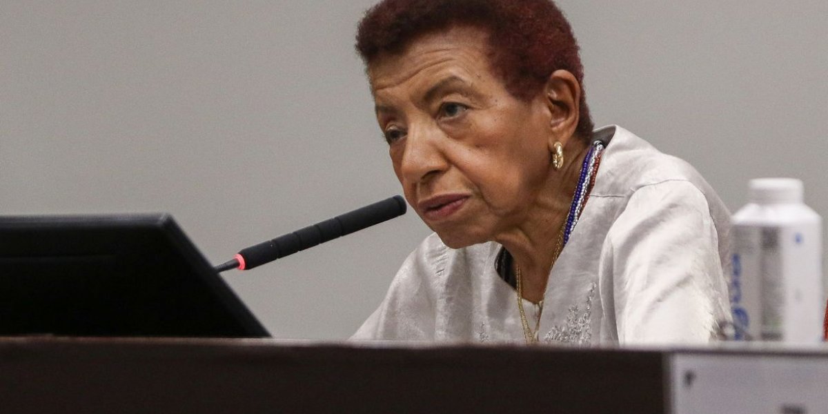 Leci Brandão está internada em SP por problema vascular