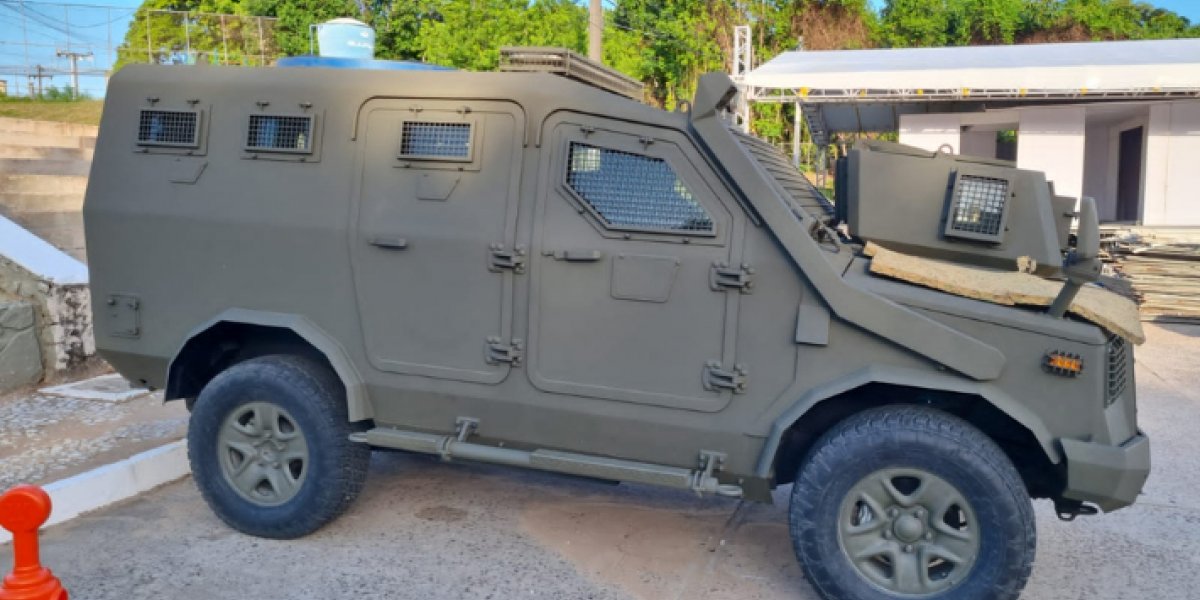 Veículo tático blindado é testado pela Polícia Militar em ações contra facções