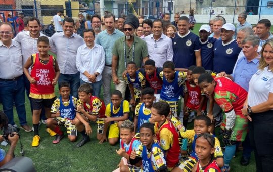 Carlinhos Brown elogia prefeito Bruno Reis  e cita: "capacidade de liderança"