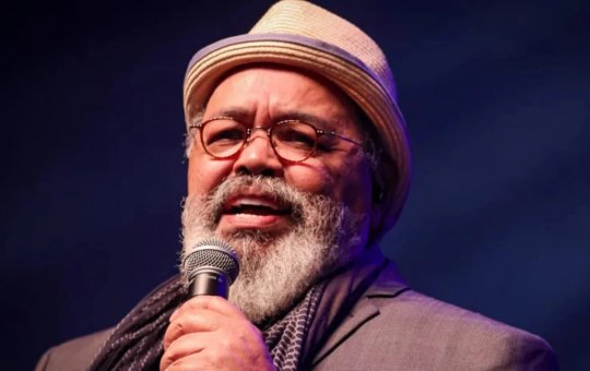 Sambista Jorge Aragão é roubado em aeroporto