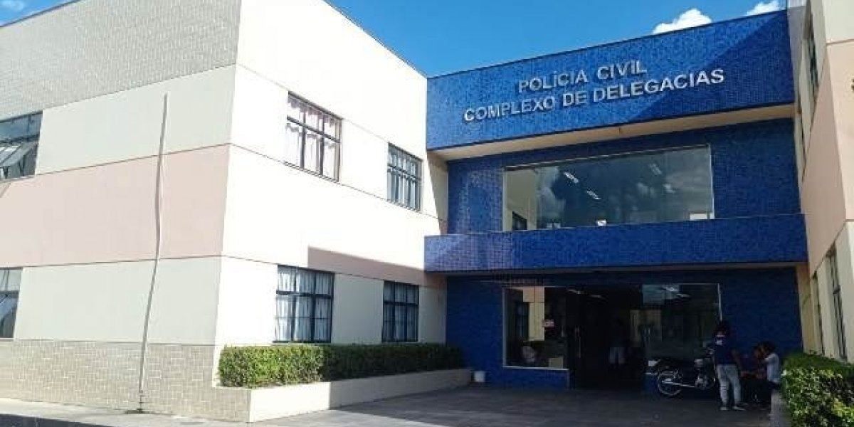 Feira de Santana: Mulher acusada de atear fogo no vizinho é presa