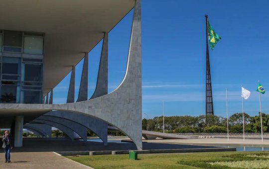 Lula sanciona orçamento e veta R$ 5,6 bilhões em emendas parlamentares