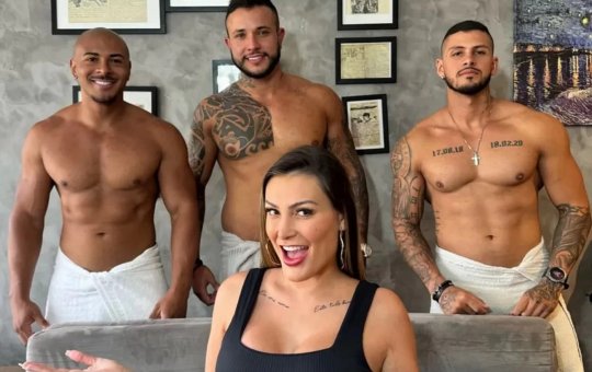 Com ajuda do filho, Andressa Urach grava conteúdo adulto com três homens