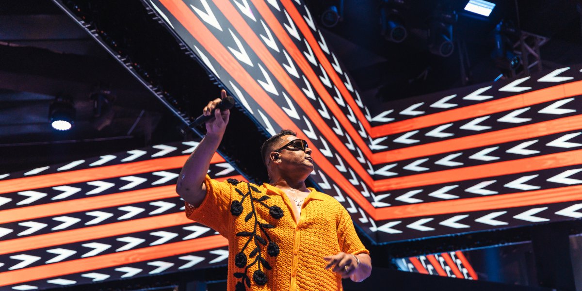 Xanddy Harmonia agita Melhor Segunda do Mundo e faz prévia do Carnaval