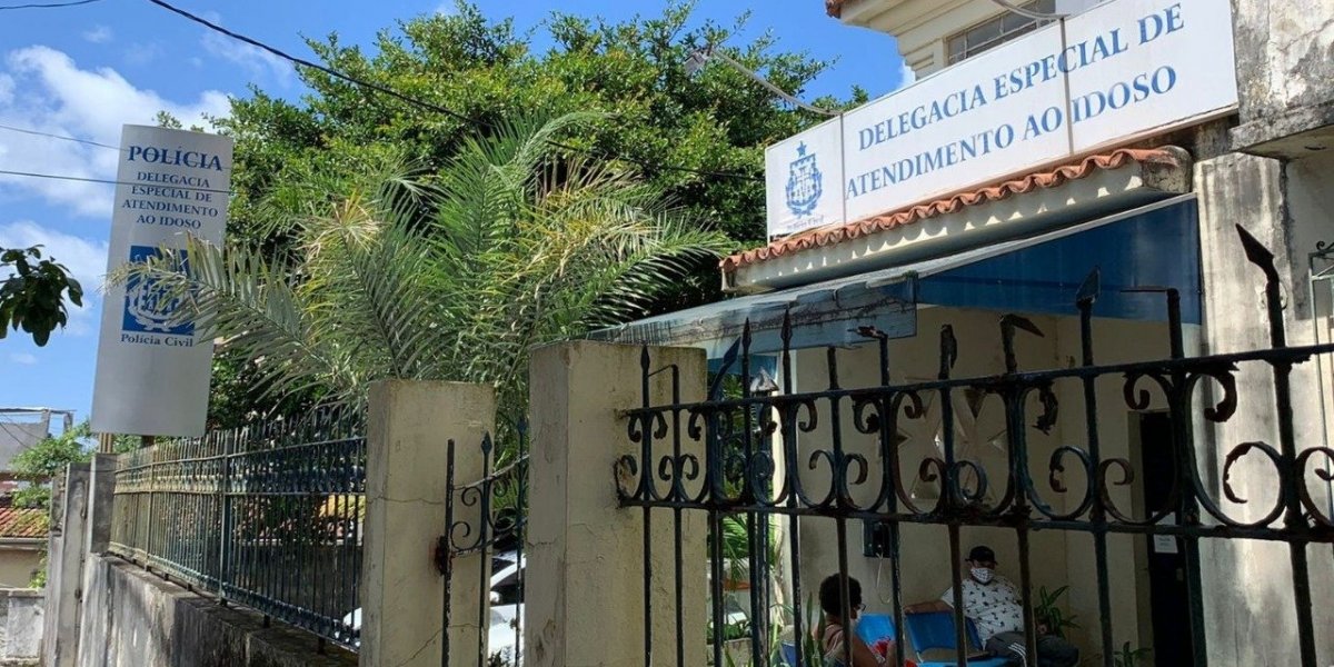 Filho é preso por suspeita de maus tratos à mãe idosa no bairro do Politeama