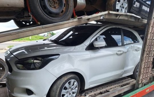 Carro roubado em São Paulo é recuperado pela PRF em Vitória da Conquista